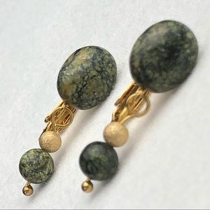 🐷 Green Marbled Stone Clip Ons